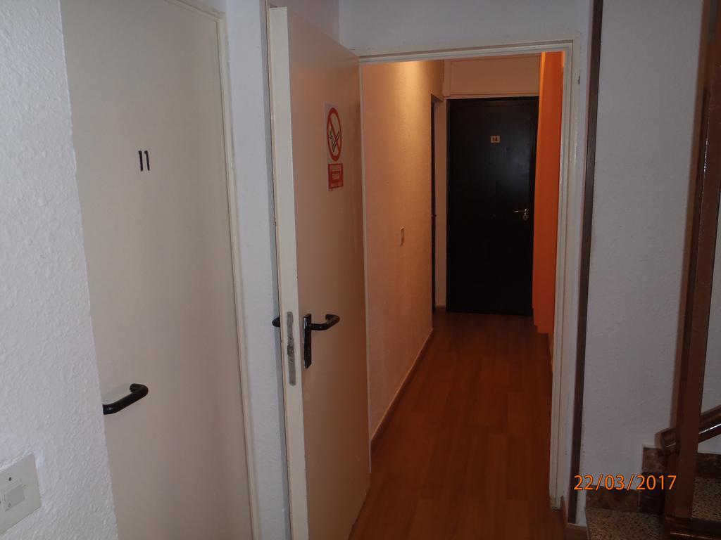 Hostal Oklahoma Reus Εξωτερικό φωτογραφία
