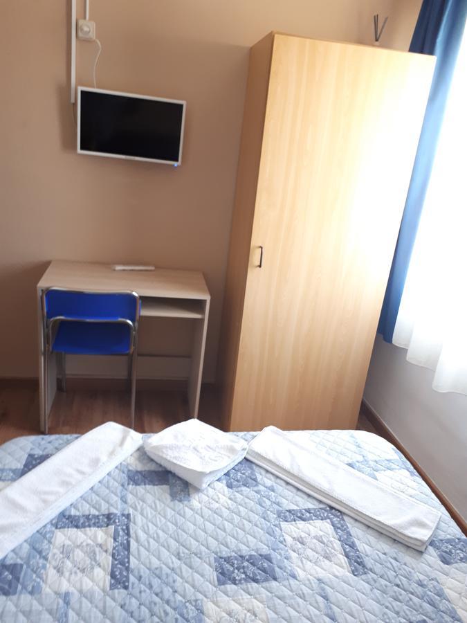 Hostal Oklahoma Reus Εξωτερικό φωτογραφία
