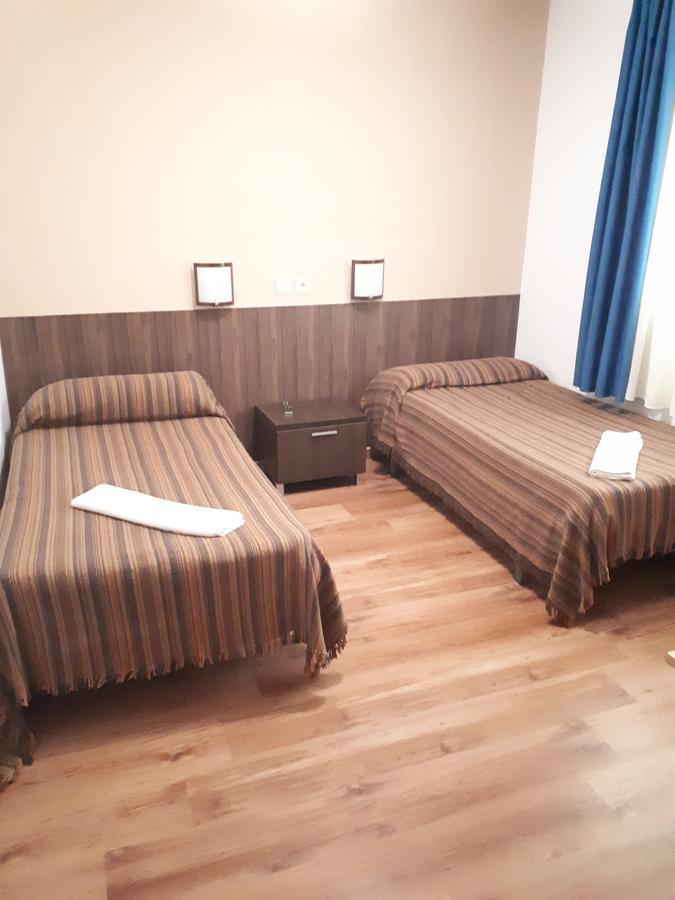 Hostal Oklahoma Reus Εξωτερικό φωτογραφία