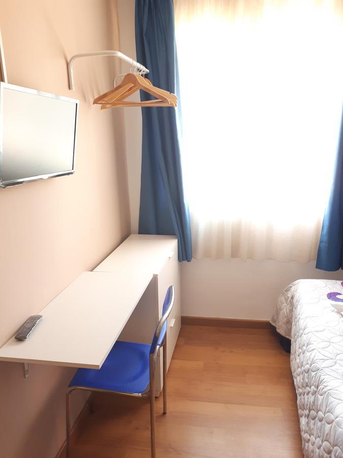 Hostal Oklahoma Reus Εξωτερικό φωτογραφία