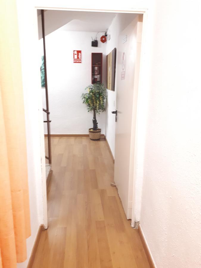 Hostal Oklahoma Reus Εξωτερικό φωτογραφία