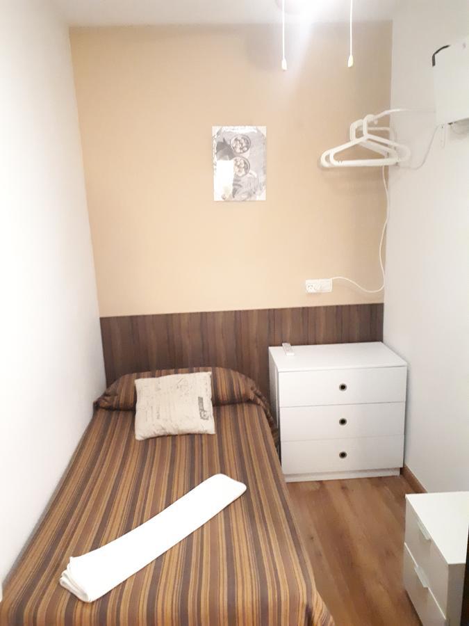 Hostal Oklahoma Reus Εξωτερικό φωτογραφία