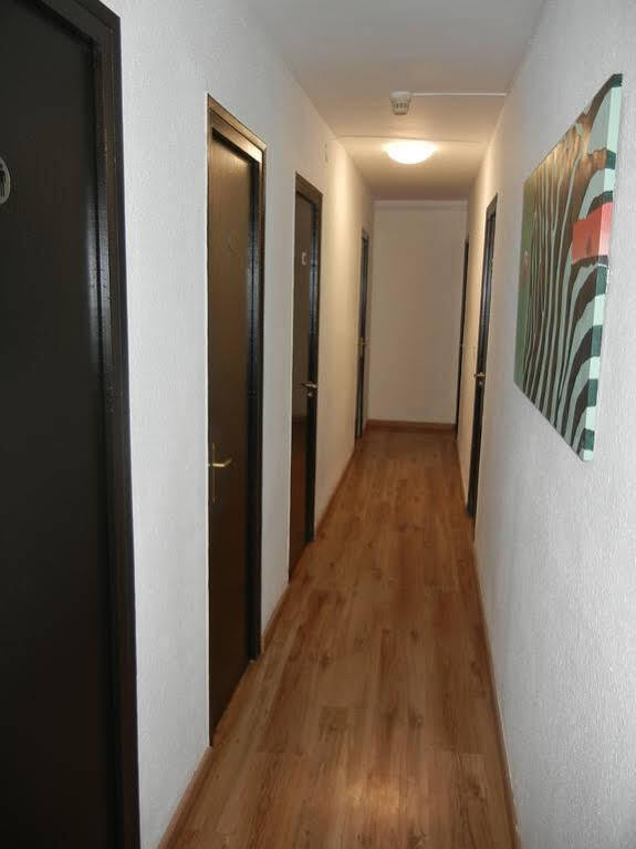 Hostal Oklahoma Reus Εξωτερικό φωτογραφία