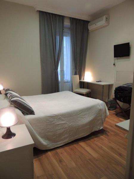 Hostal Oklahoma Reus Εξωτερικό φωτογραφία